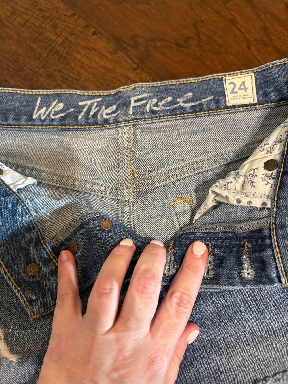 We the free denim cut off shorts size 24 - Picture 2 of 5